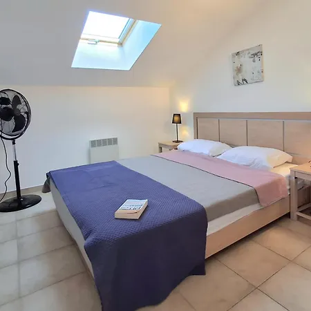 Melody - Climatise 4/6 Pers Appartement Santa-Maria-Poggio (Corsica)