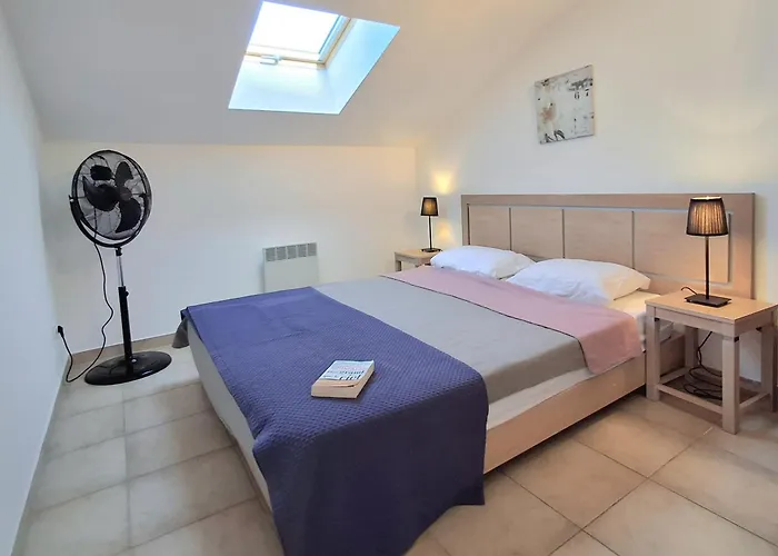 Melody - Climatise 4/6 Pers Apartment Santa-Maria-Poggio (Corsica)